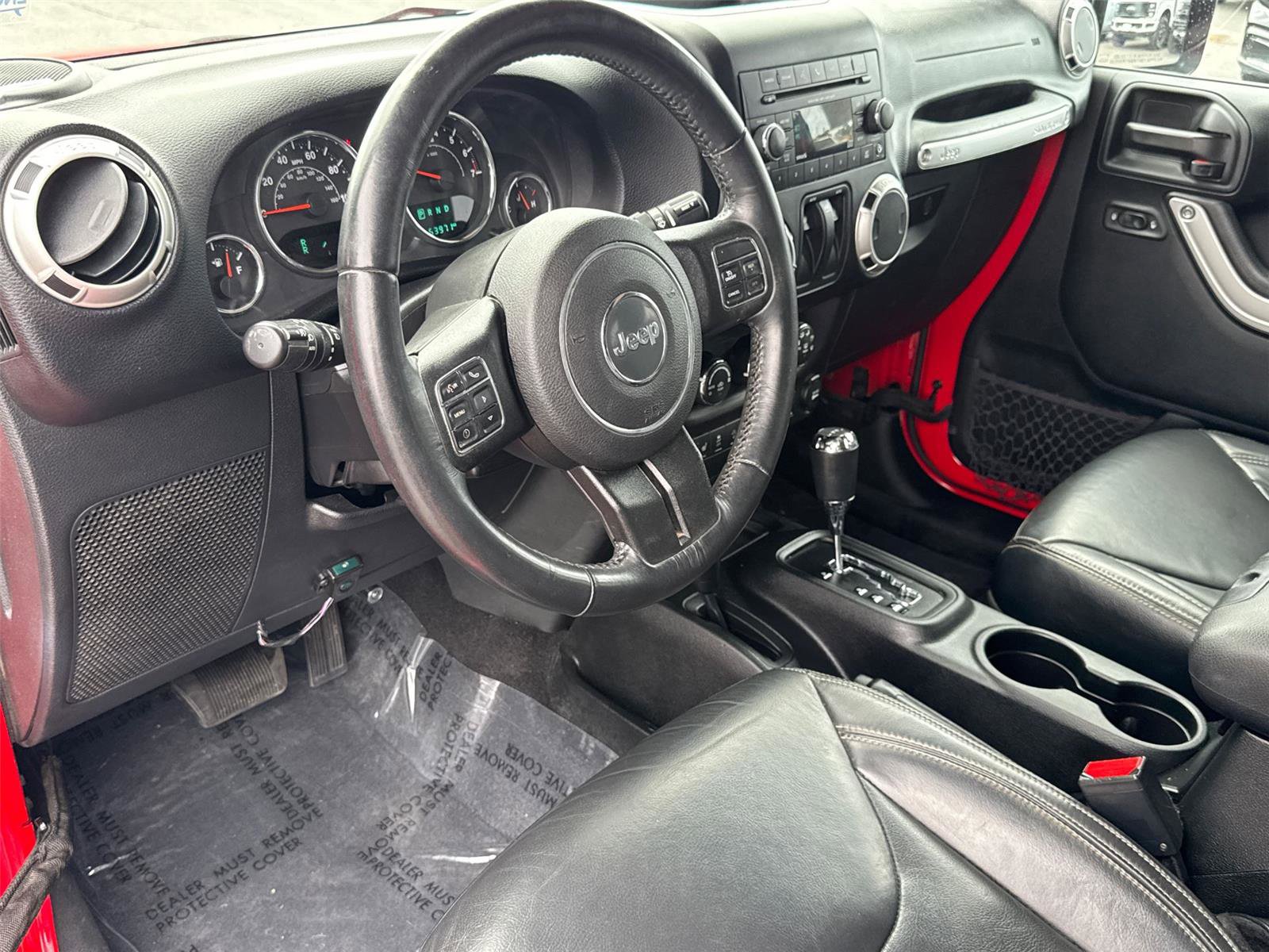 Used 2017 Jeep Wrangler Sahara w/ Connectivity Group AWD/4WD image 28