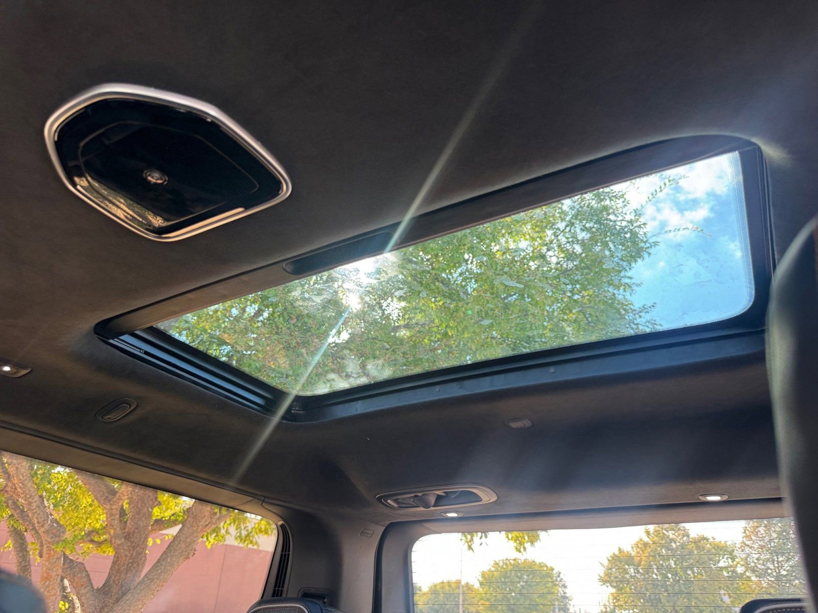 Used 2022 Jeep Grand Wagoneer Series III w/ Rear Seat Video Group 1 image 21