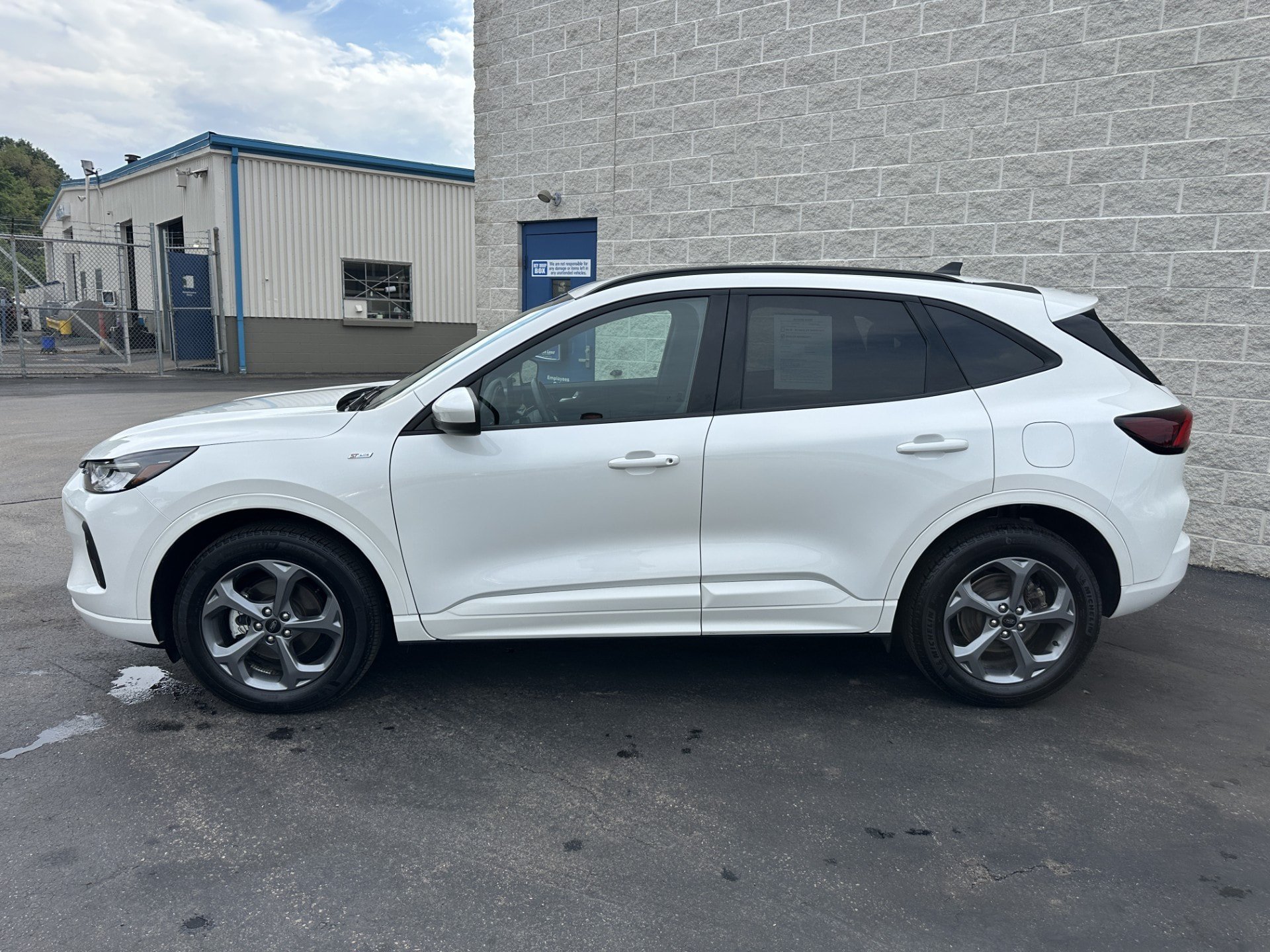 Certified 2024 Ford Escape ST-Line Select w/ Tech Pack #1 AWD/4WD image 4