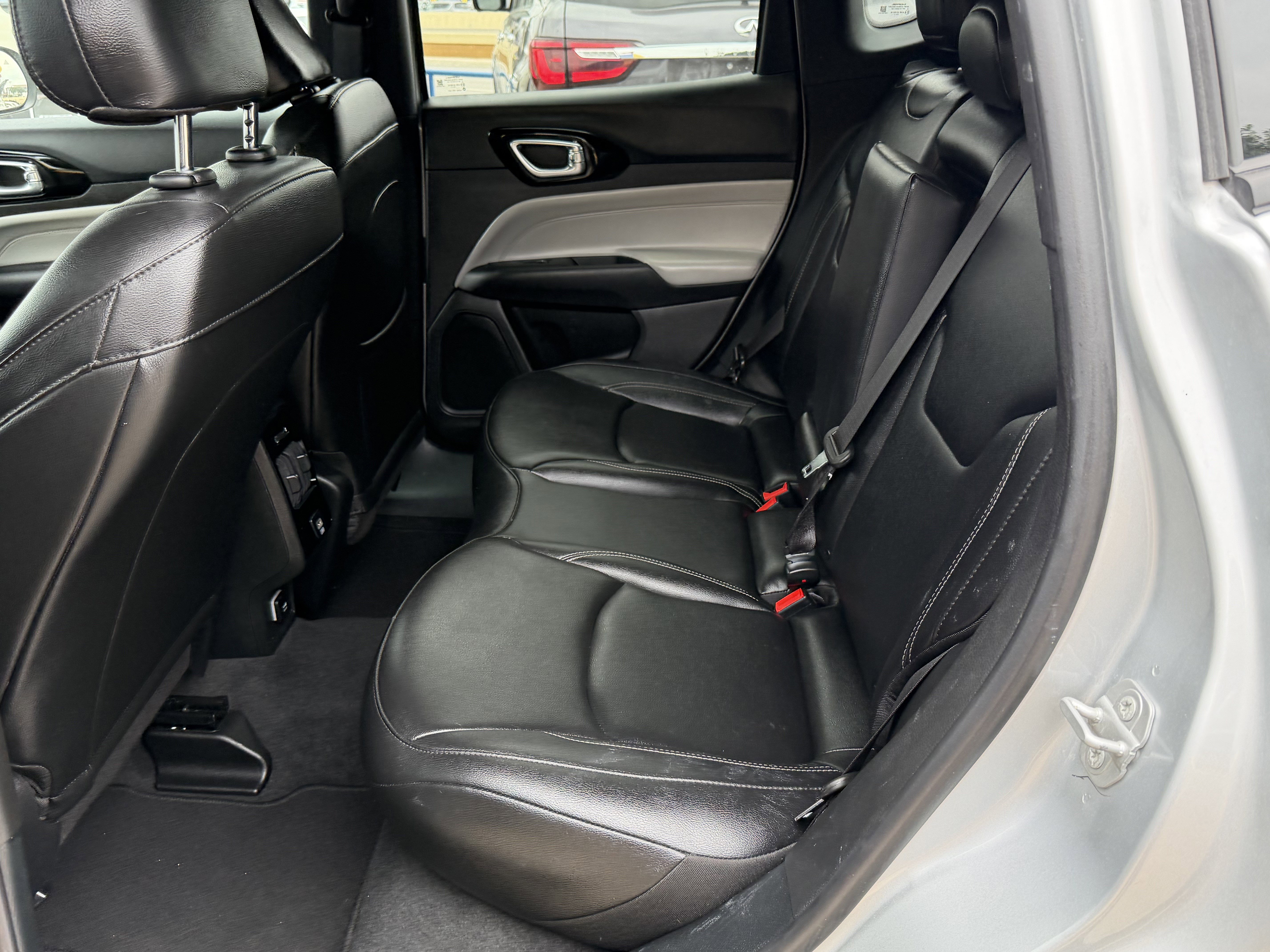 Used 2026 Jeep Compass Limited image 14