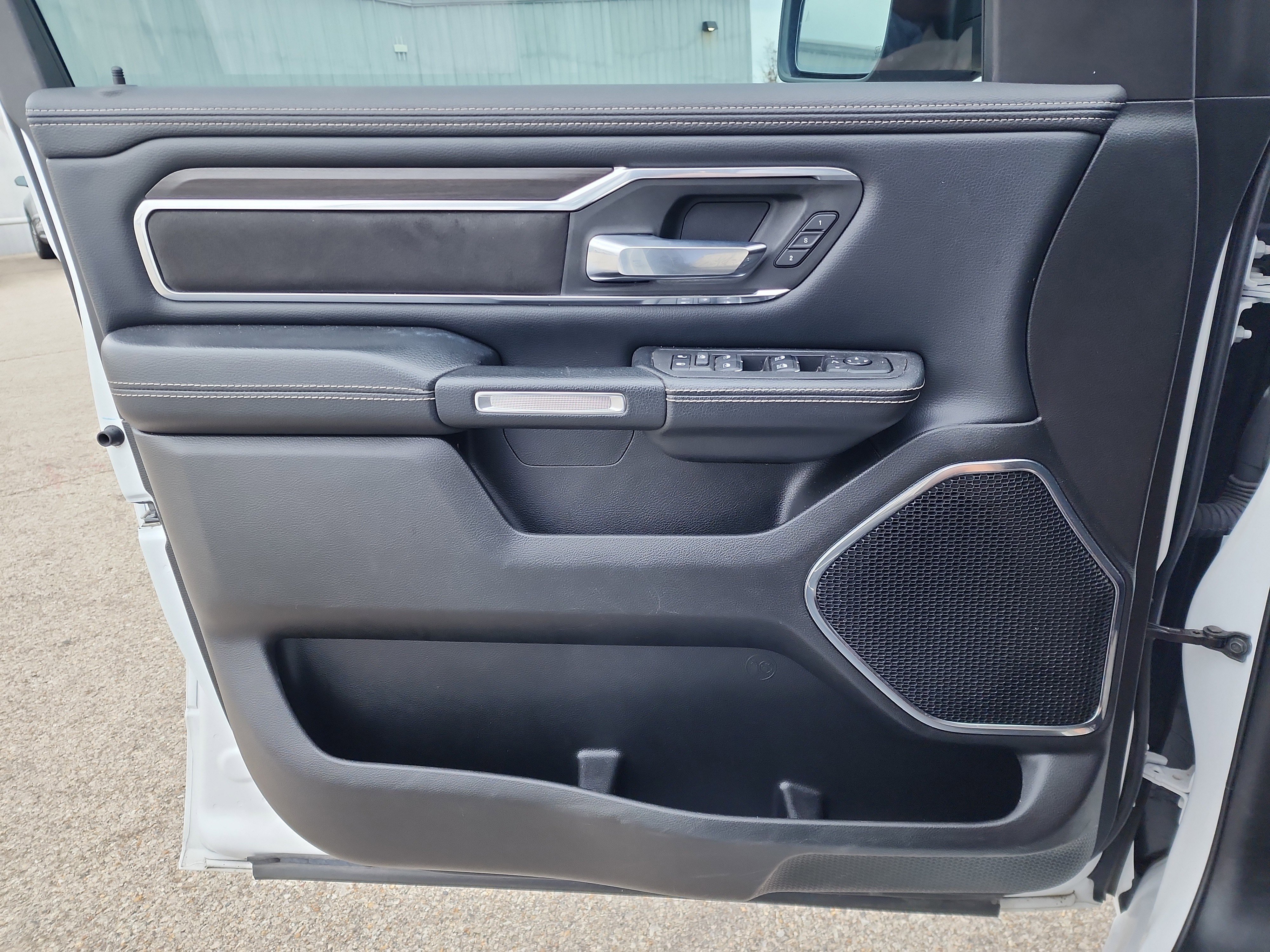 Used 2025 RAM 1500 Laramie image 18