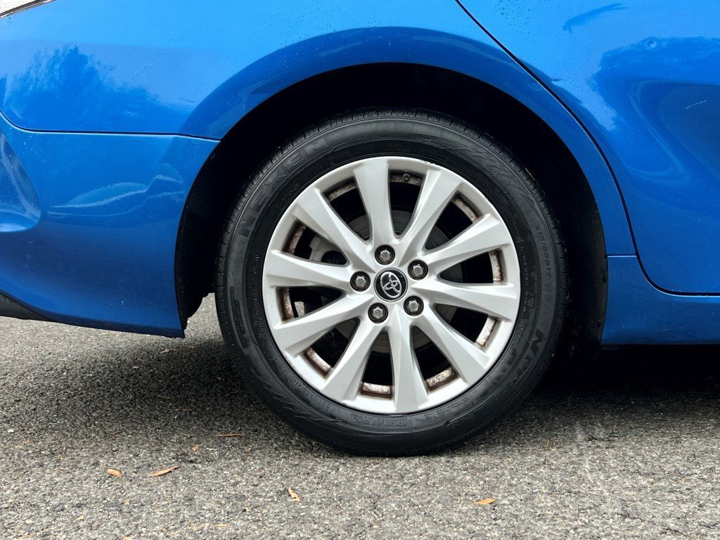 Used 2019 Toyota Camry LE image 7