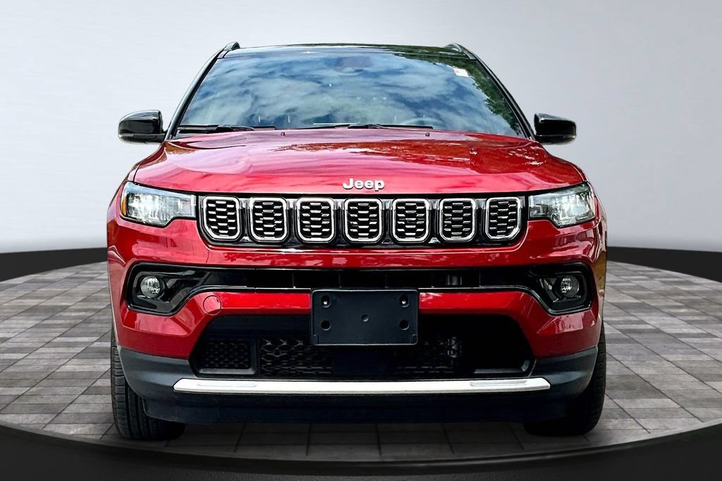 Used 2025 Jeep Compass Limited AWD/4WD image 2