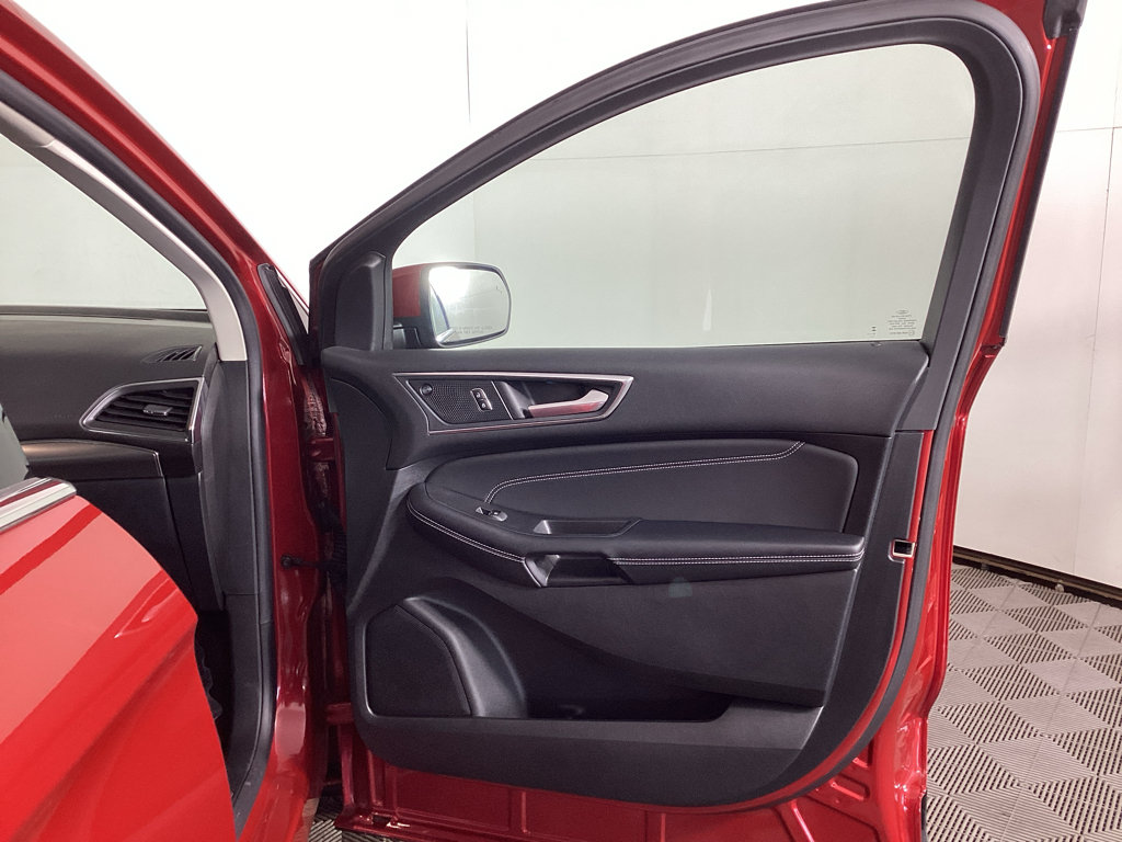Certified 2024 Ford Edge Titanium AWD/4WD image 8