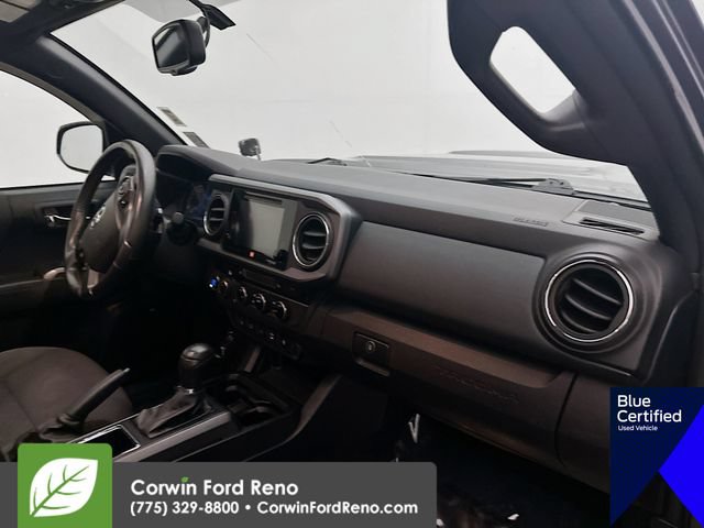 Used 2017 Toyota Tacoma TRD Sport AWD/4WD image 32
