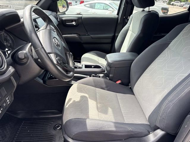 Used 2020 Toyota Tacoma TRD Sport AWD/4WD image 25