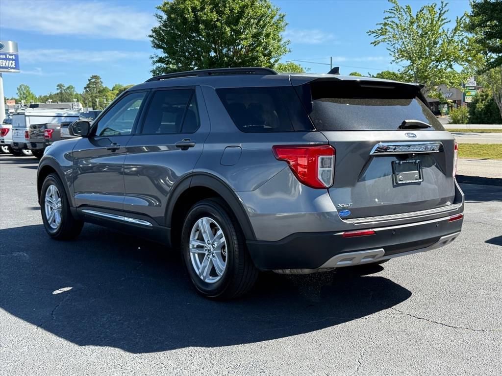 Certified 2022 Ford Explorer XLT w/ Equipment Group 202A RWD image 6