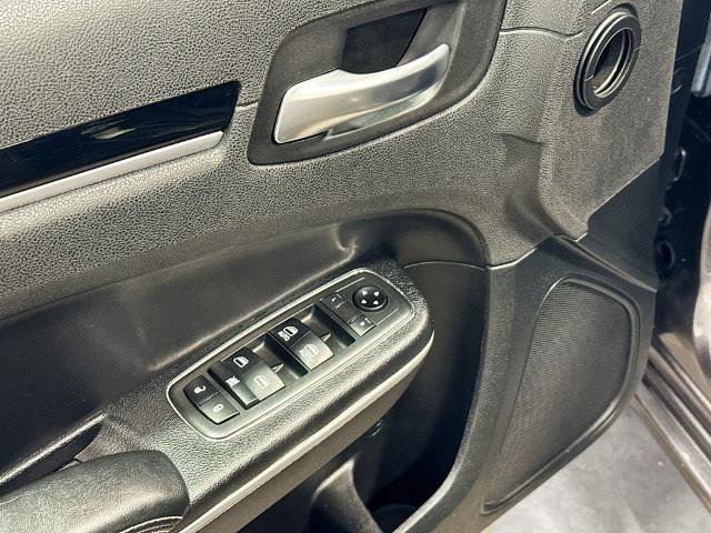 Used 2019 Chrysler 300 S image 15