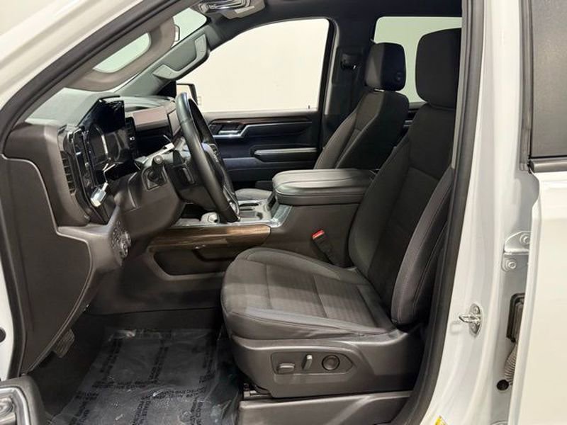 Used 2024 Chevrolet Silverado 1500 LT Trail Boss w/ Protection Package image 15