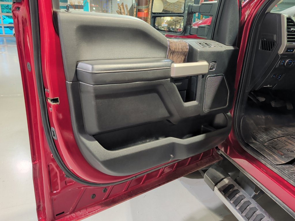 Certified 2019 Ford F250 Lariat w/ Lariat Ultimate Package AWD/4WD image 17