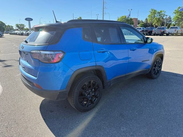 Used 2023 Jeep Compass Latitude w/ Convenience Group AWD/4WD image 10