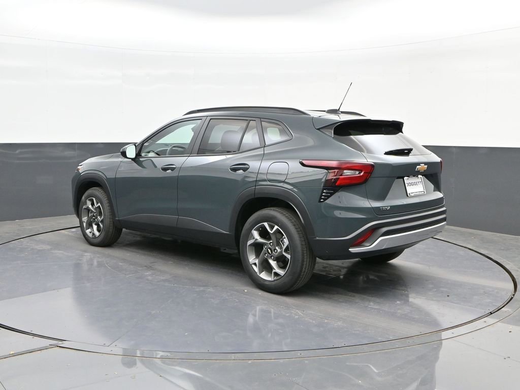 Used 2025 Chevrolet Trax LT image 5