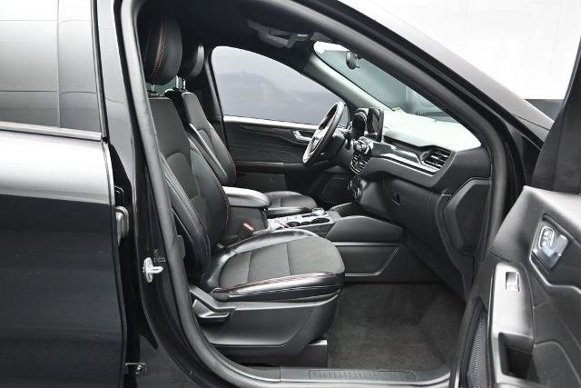 Certified 2025 Ford Escape ST-Line AWD/4WD image 16