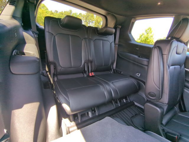 Used 2024 Jeep Grand Cherokee L Limited w/ Black Appearance Package AWD/4WD image 32