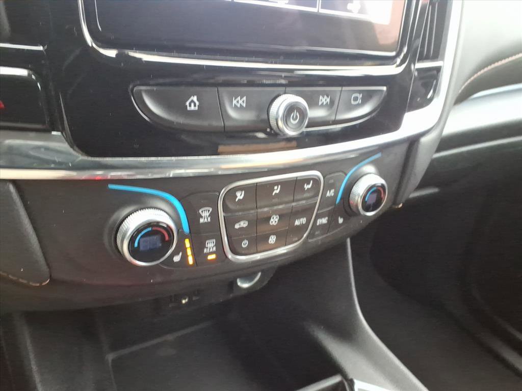 Used 2020 Chevrolet Traverse LT w/ LPO, Blackout Package image 23