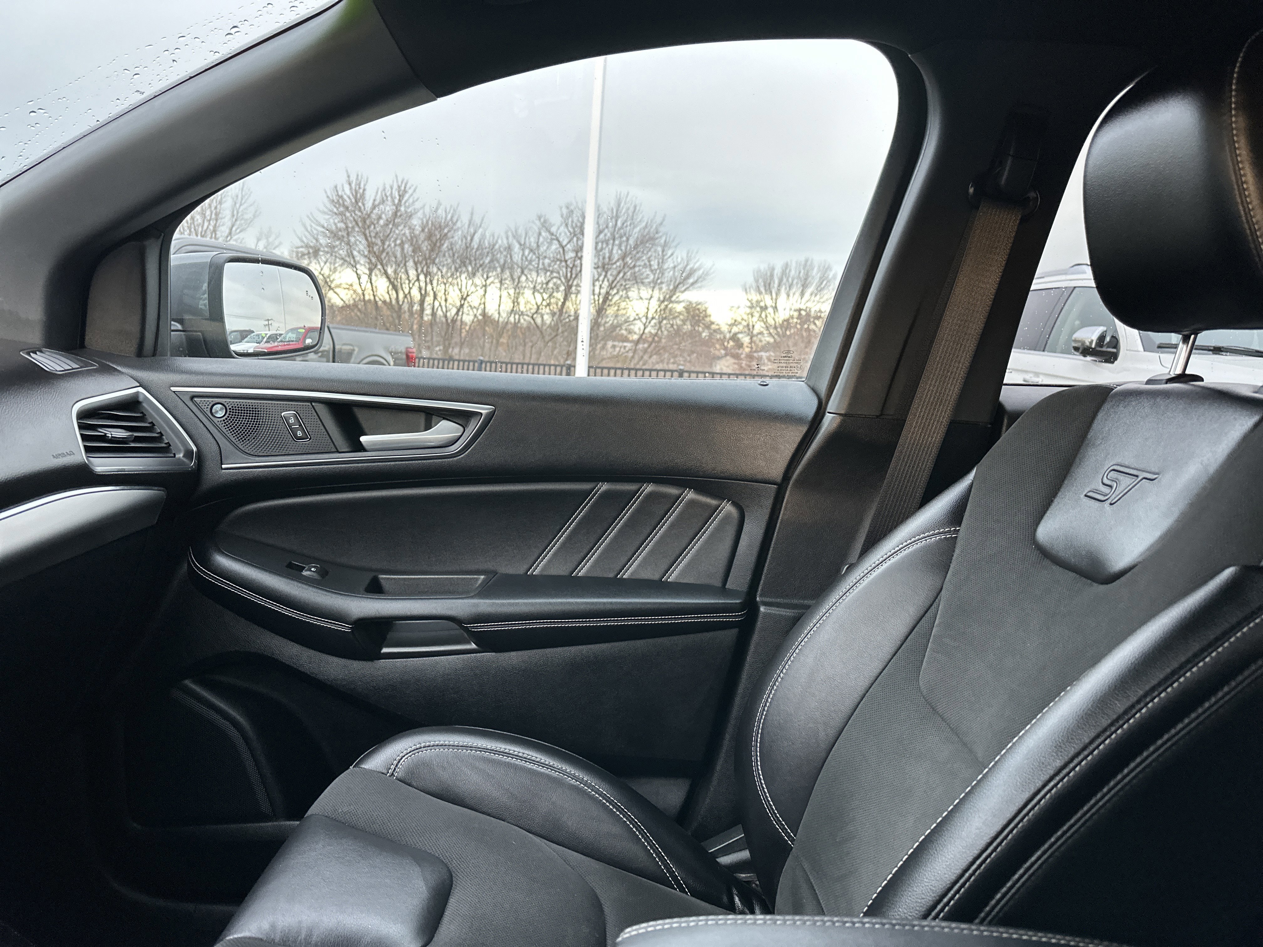 Certified 2022 Ford Edge ST image 19