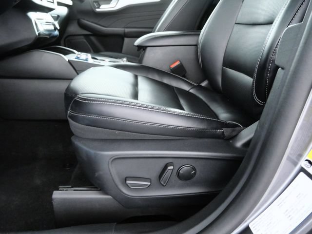 Certified 2025 Ford Escape Platinum AWD/4WD image 14