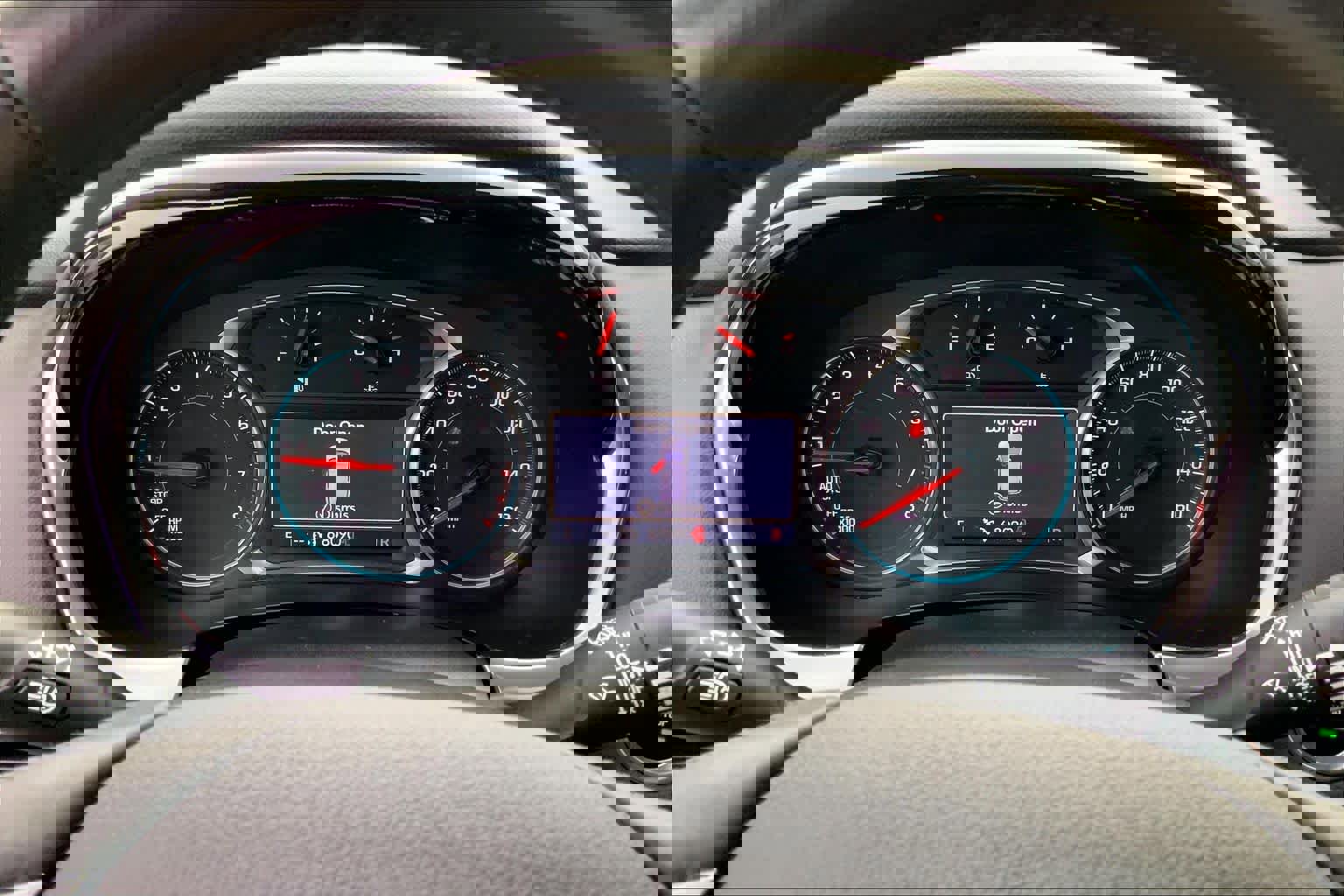 Used 2021 Chevrolet Traverse RS image 23