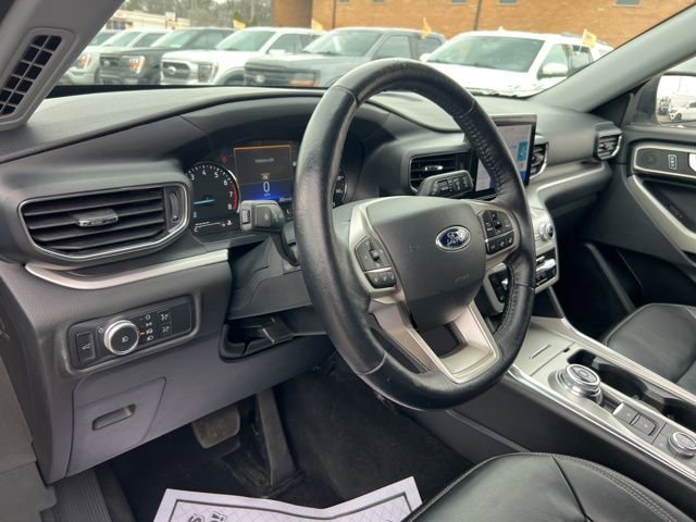 Certified 2022 Ford Explorer XLT w/ Equipment Group 202A image 9