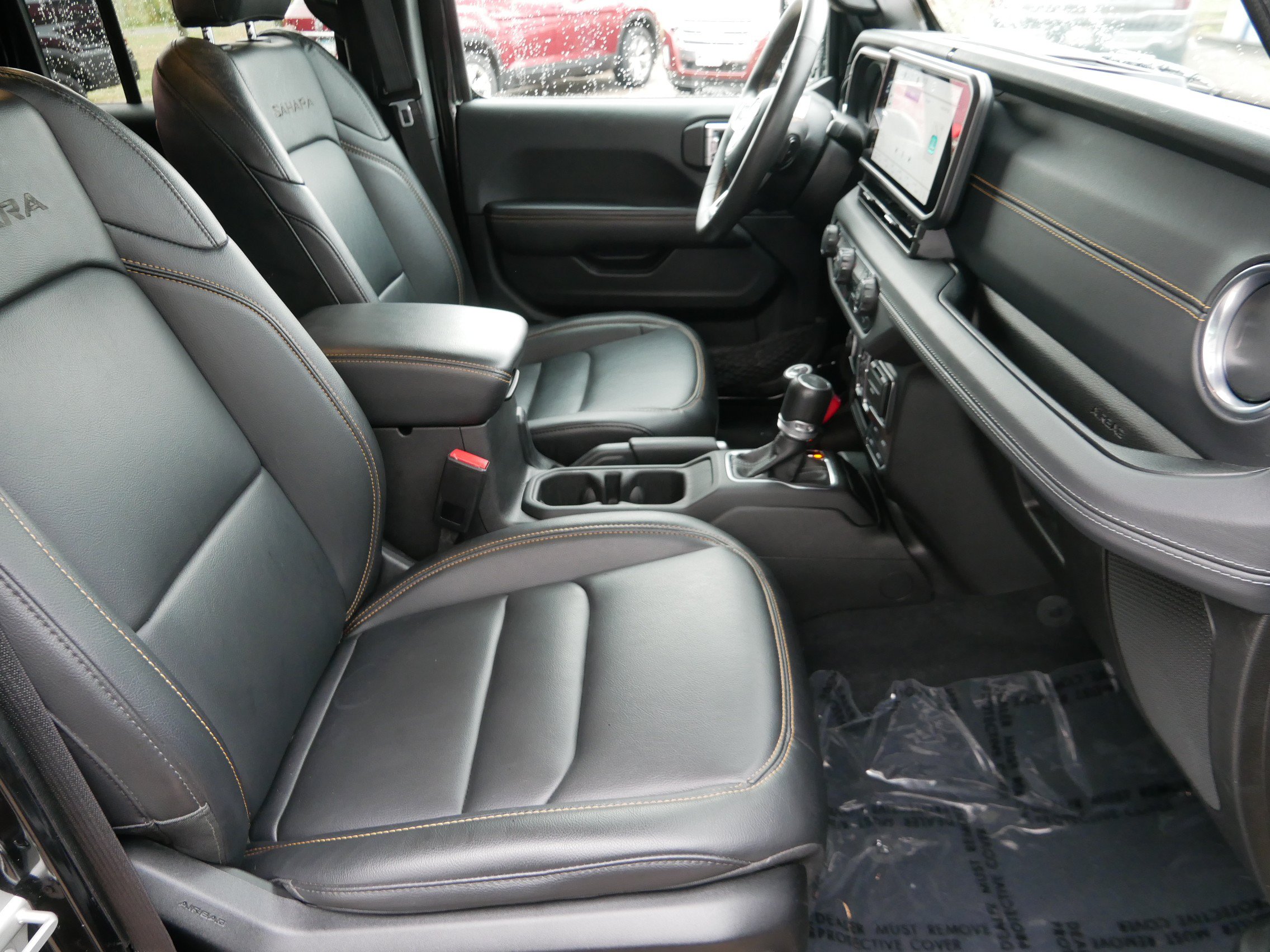 Used 2024 Jeep Wrangler Unlimited Sahara AWD/4WD image 21