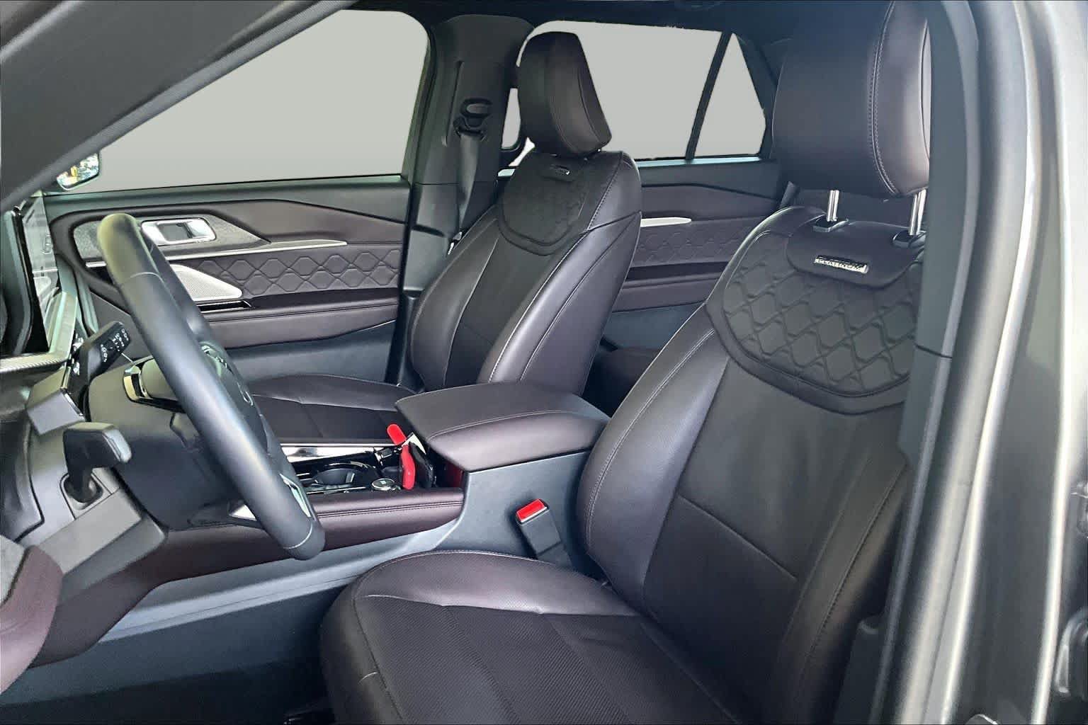 Certified 2025 Ford Explorer Platinum w/ Ultimate Package RWD image 8