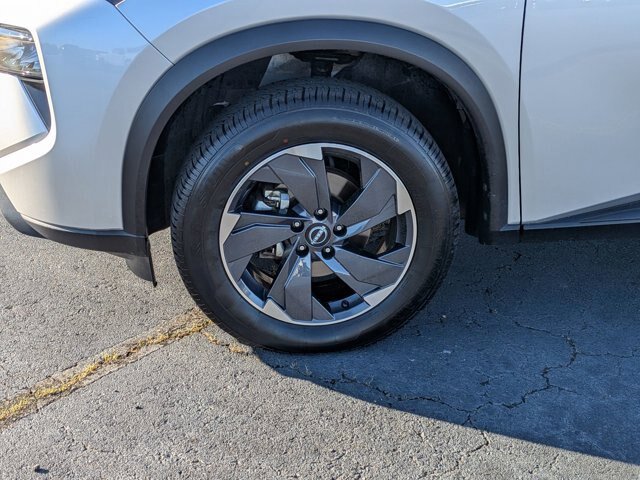 Used 2024 Nissan Rogue SV AWD/4WD image 11