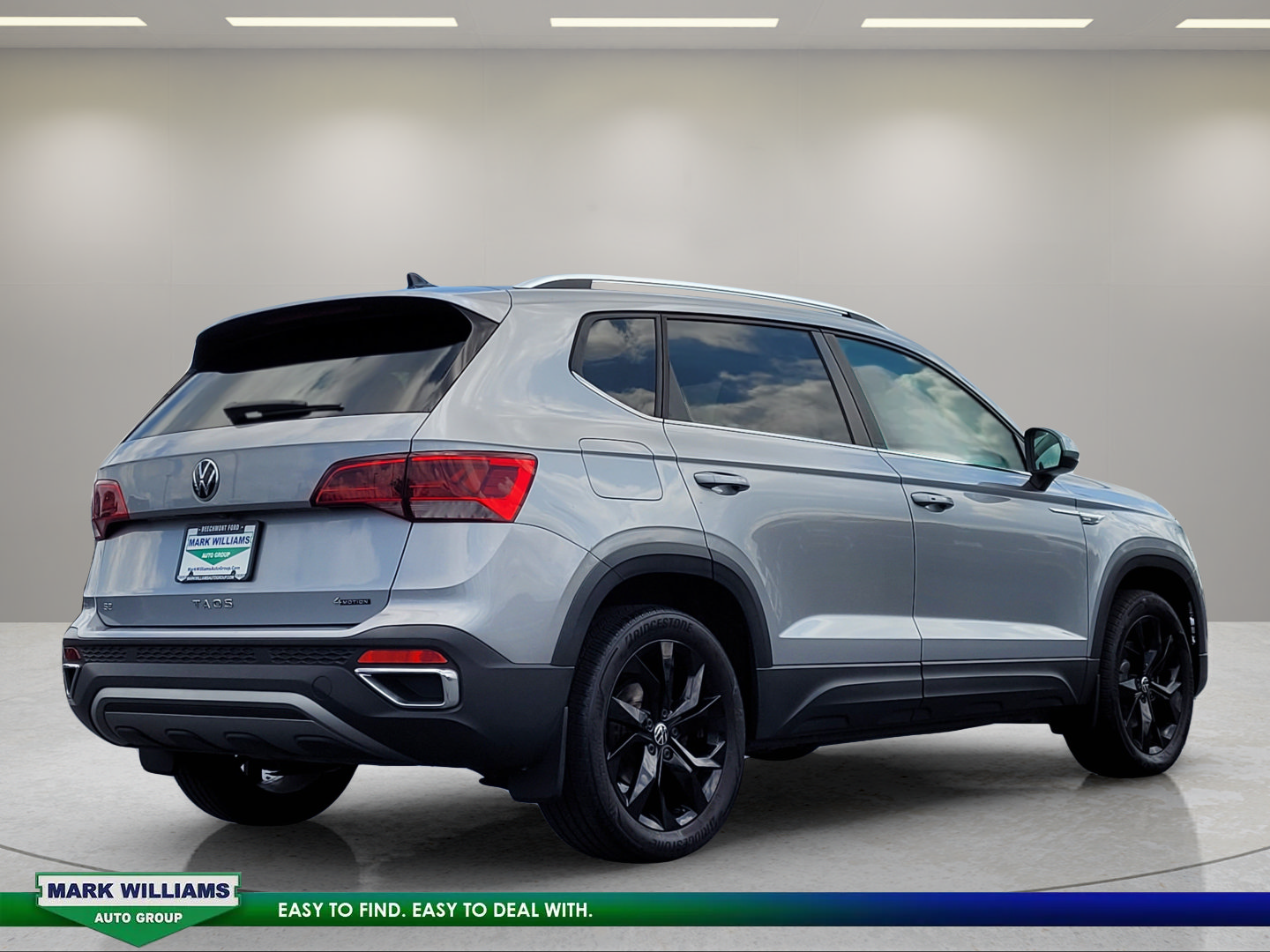 Used 2022 Volkswagen Taos SE FWD image 4
