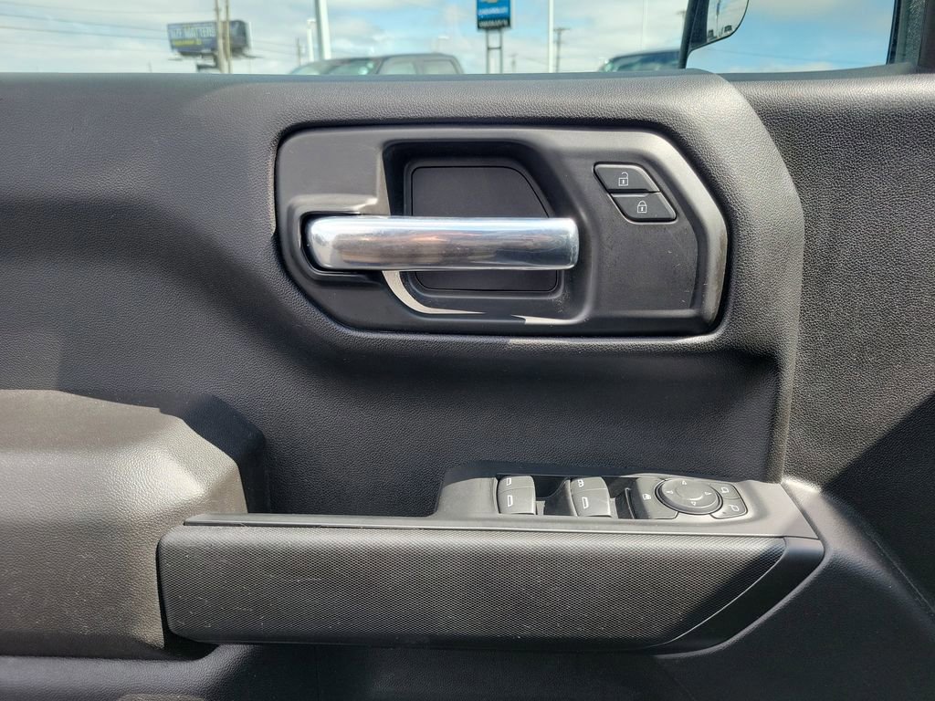 Used 2023 Chevrolet Silverado 1500 Custom image 19