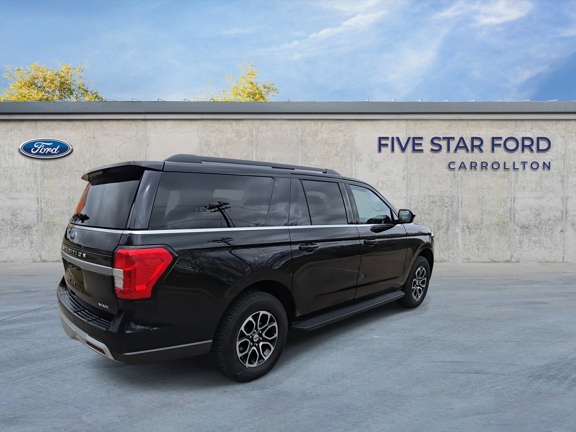 Certified 2024 Ford Expedition Max XLT image 5