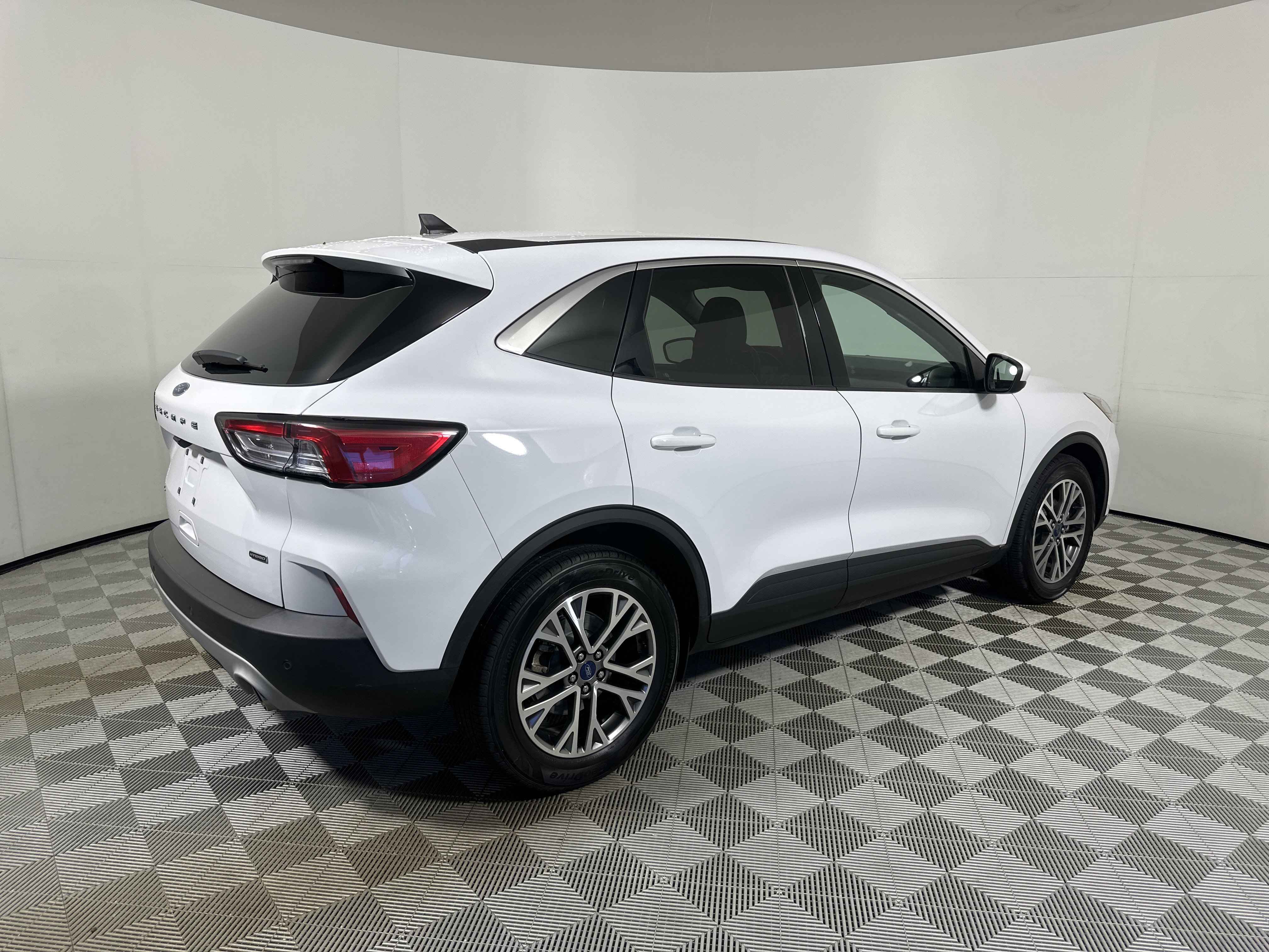 Certified 2022 Ford Escape SEL image 5