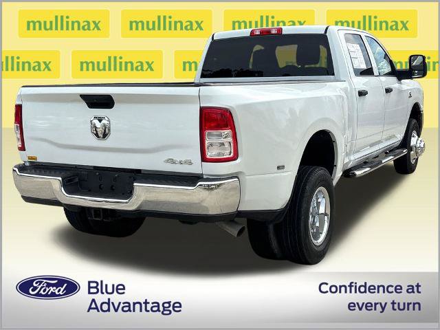 Used 2024 RAM 3500 Tradesman w/ Chrome Appearance Group AWD/4WD image 4