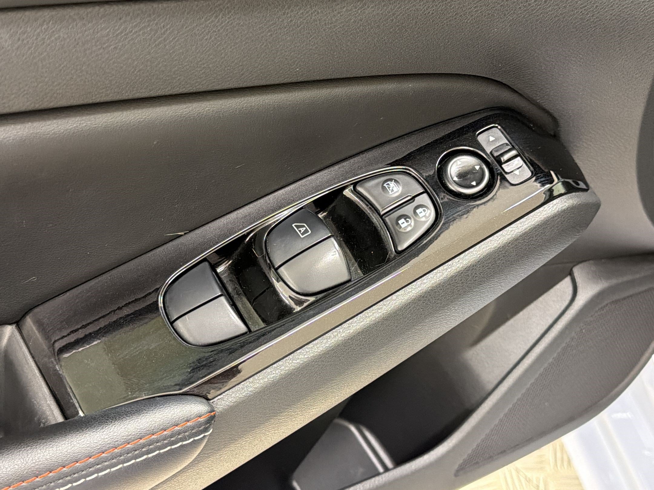 Used 2024 Nissan Altima 2.5 SR w/ SR Premium Package FWD image 27