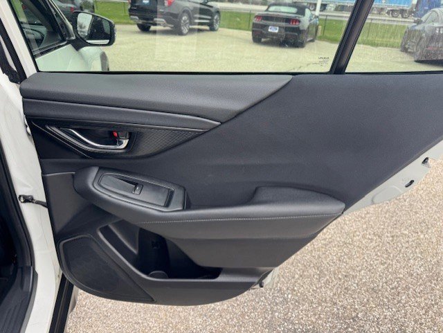 Used 2025 Subaru Outback Premium image 31