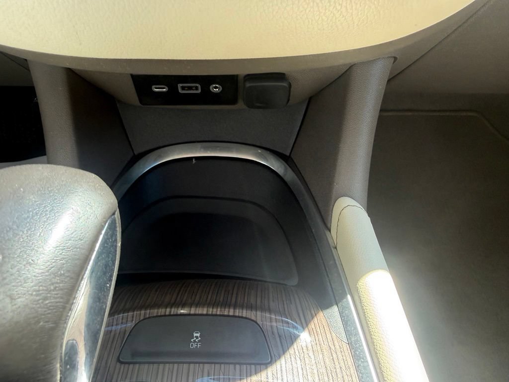 Used 2021 Chevrolet Malibu LT w/ Leather Package FWD image 30