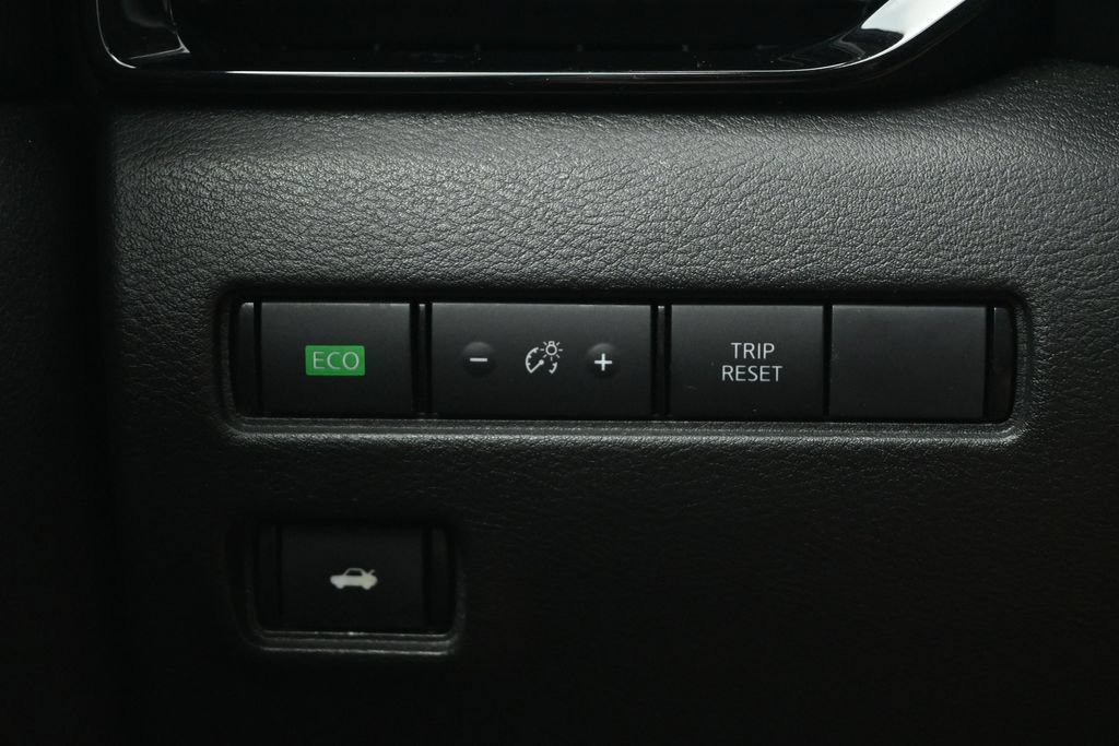 Used 2024 Nissan Sentra SV FWD image 24