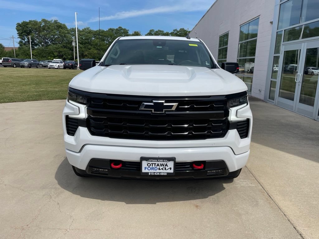Used 2023 Chevrolet Silverado 1500 RST w/ Redline Edition AWD/4WD image 3