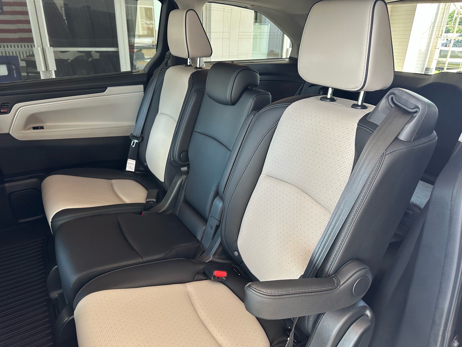 Used 2025 Honda Odyssey Elite image 22