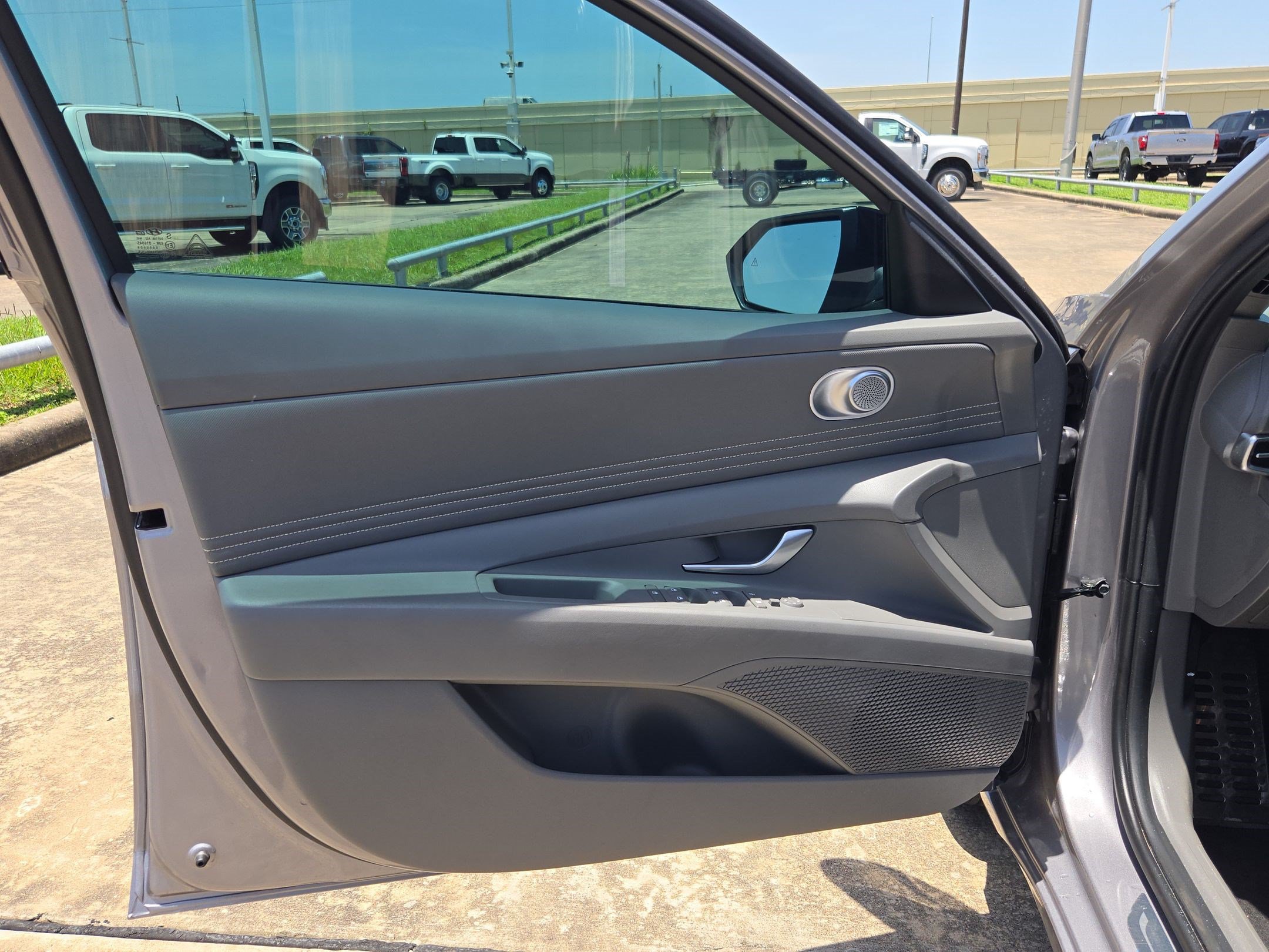 Used 2026 Hyundai Elantra Sport FWD image 14