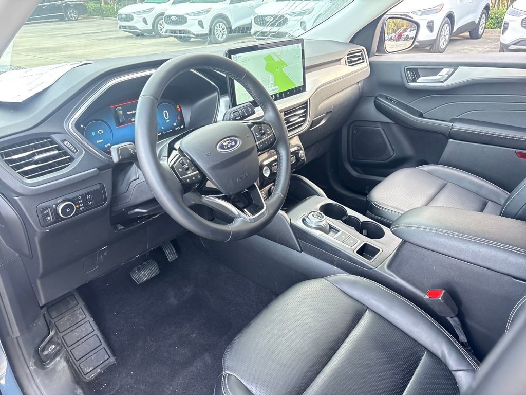 Certified 2025 Ford Escape Platinum image 10