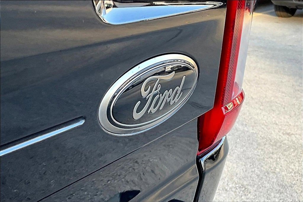 Certified 2023 Ford F150 Platinum w/ Equipment Group 701A High image 31