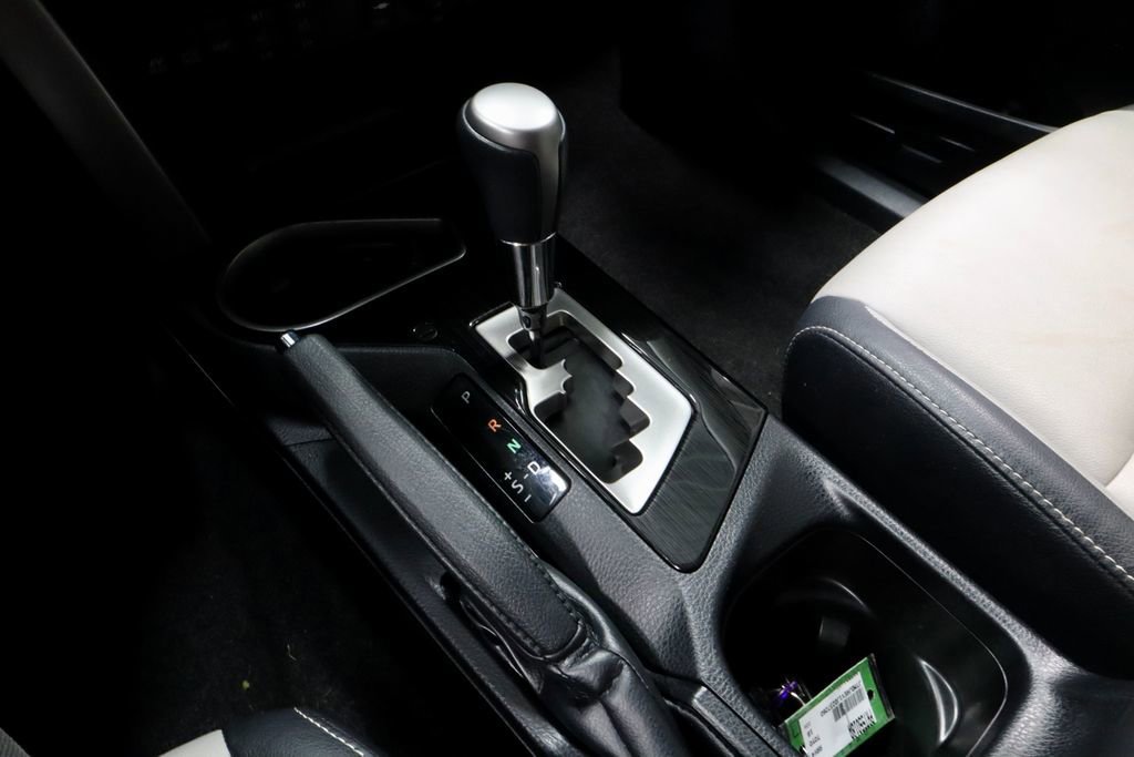 Used 2018 Toyota RAV4 Limited AWD/4WD image 30