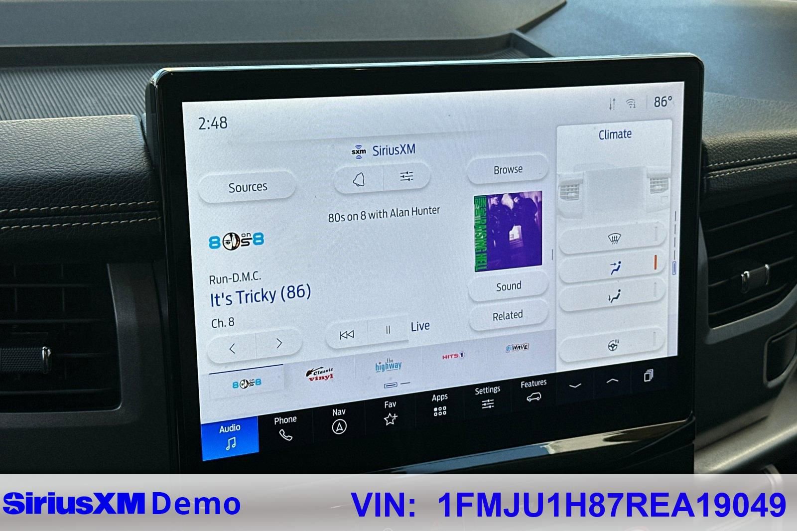 Certified 2024 Ford Expedition XLT image 29