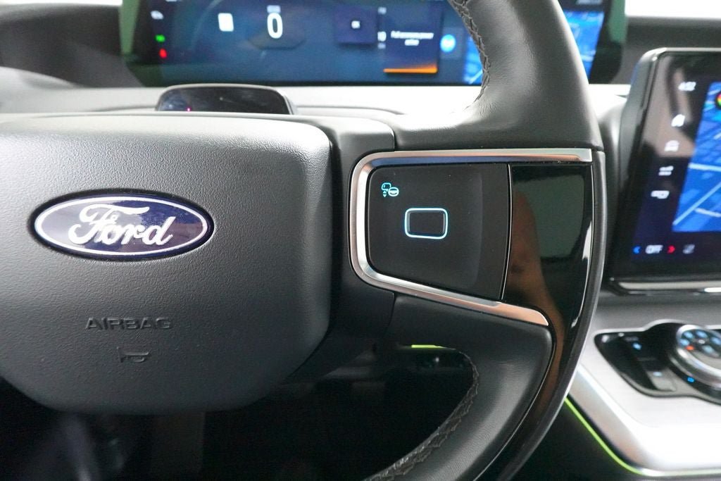 Certified 2025 Ford Expedition Platinum AWD/4WD image 16
