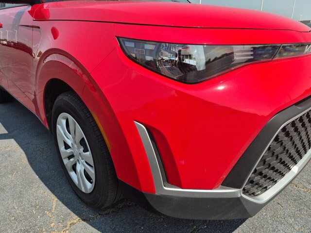 Used 2023 Kia Soul LX FWD image 10