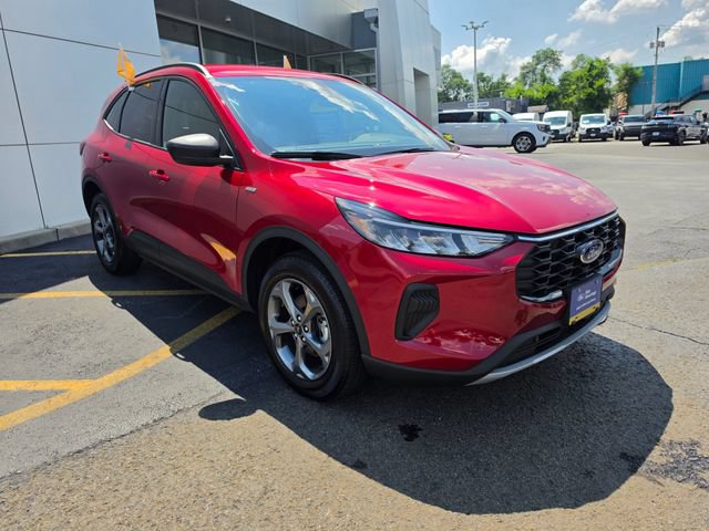 Certified 2025 Ford Escape ST-Line w/ Tech Pack #1 AWD/4WD image 10