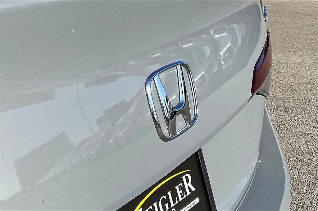 Used 2025 Honda Civic Sport image 30