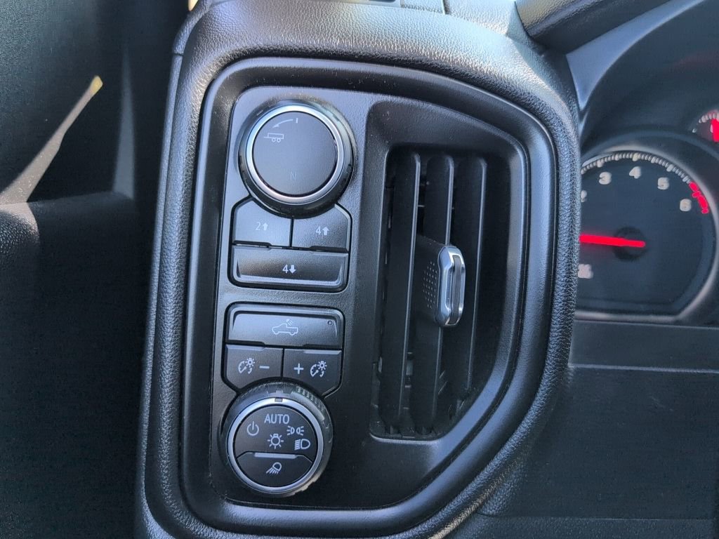 Used 2020 Chevrolet Silverado 2500 Custom w/ Custom Value Package image 21