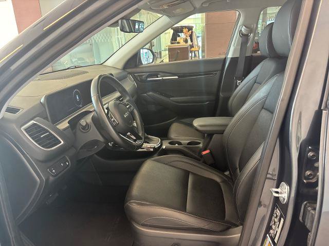 Used 2024 Kia Seltos EX FWD image 12