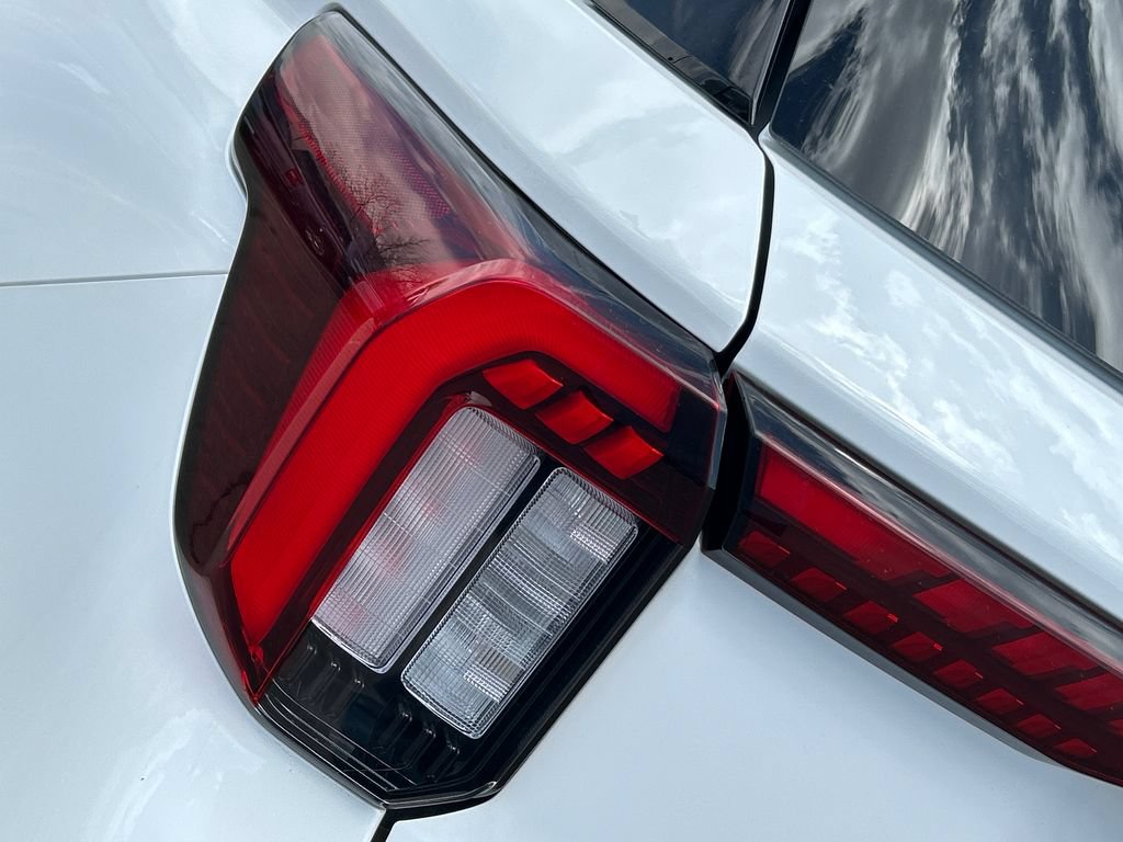 Certified 2025 Ford Explorer ST-Line w/ ST-Line Street Pack AWD/4WD image 26
