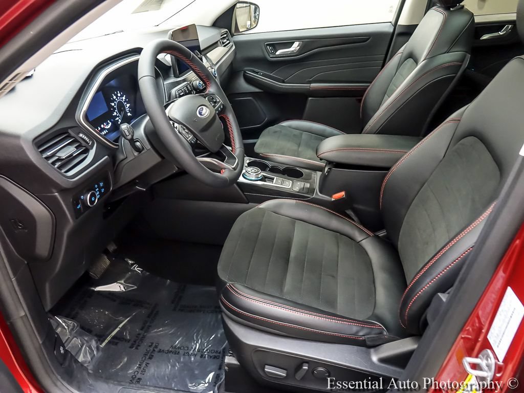 Certified 2022 Ford Escape SEL w/ SEL Stealth AWD Package image 9